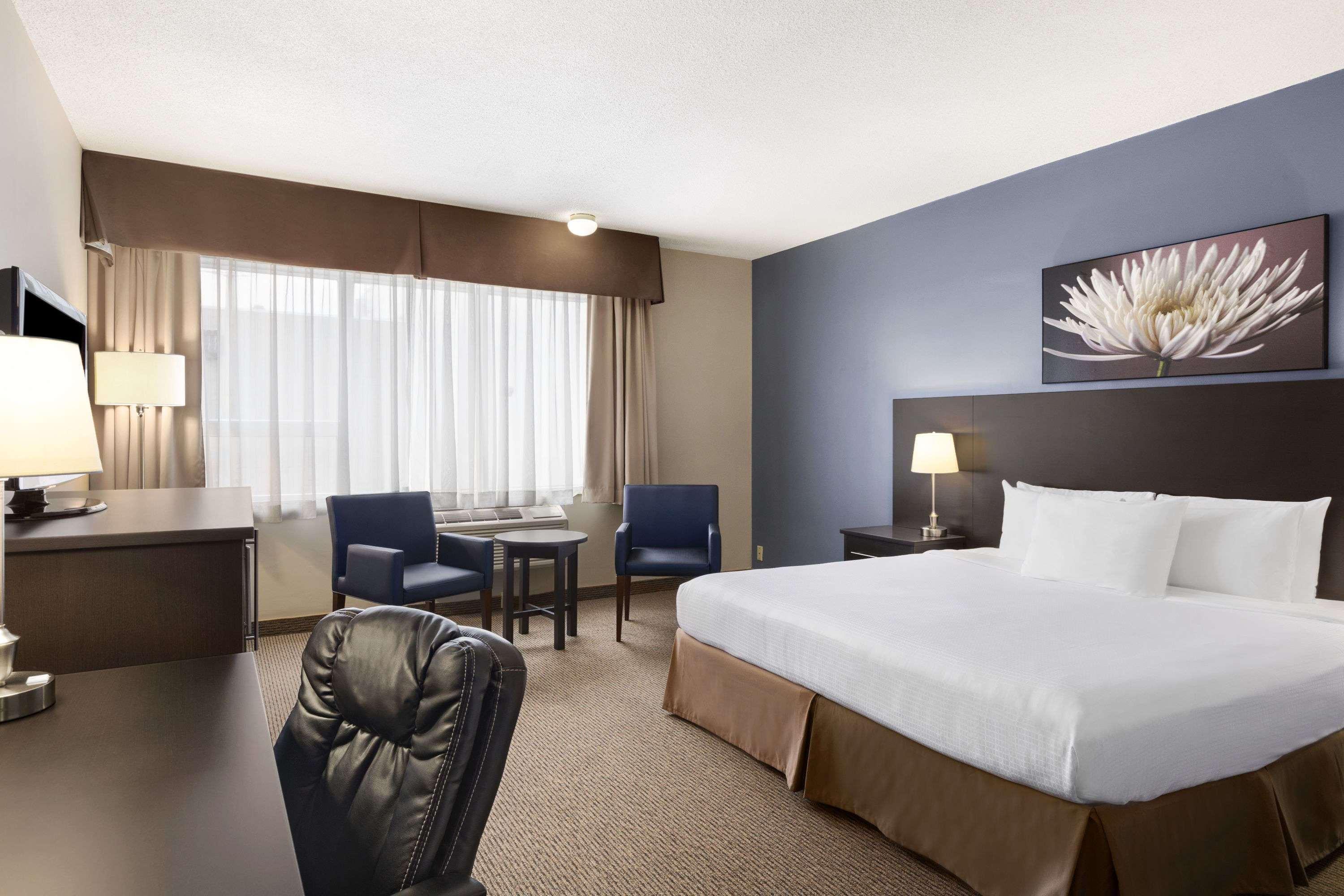 Days By Wyndham Montreal Airport Conference Centre Hotel 3*
