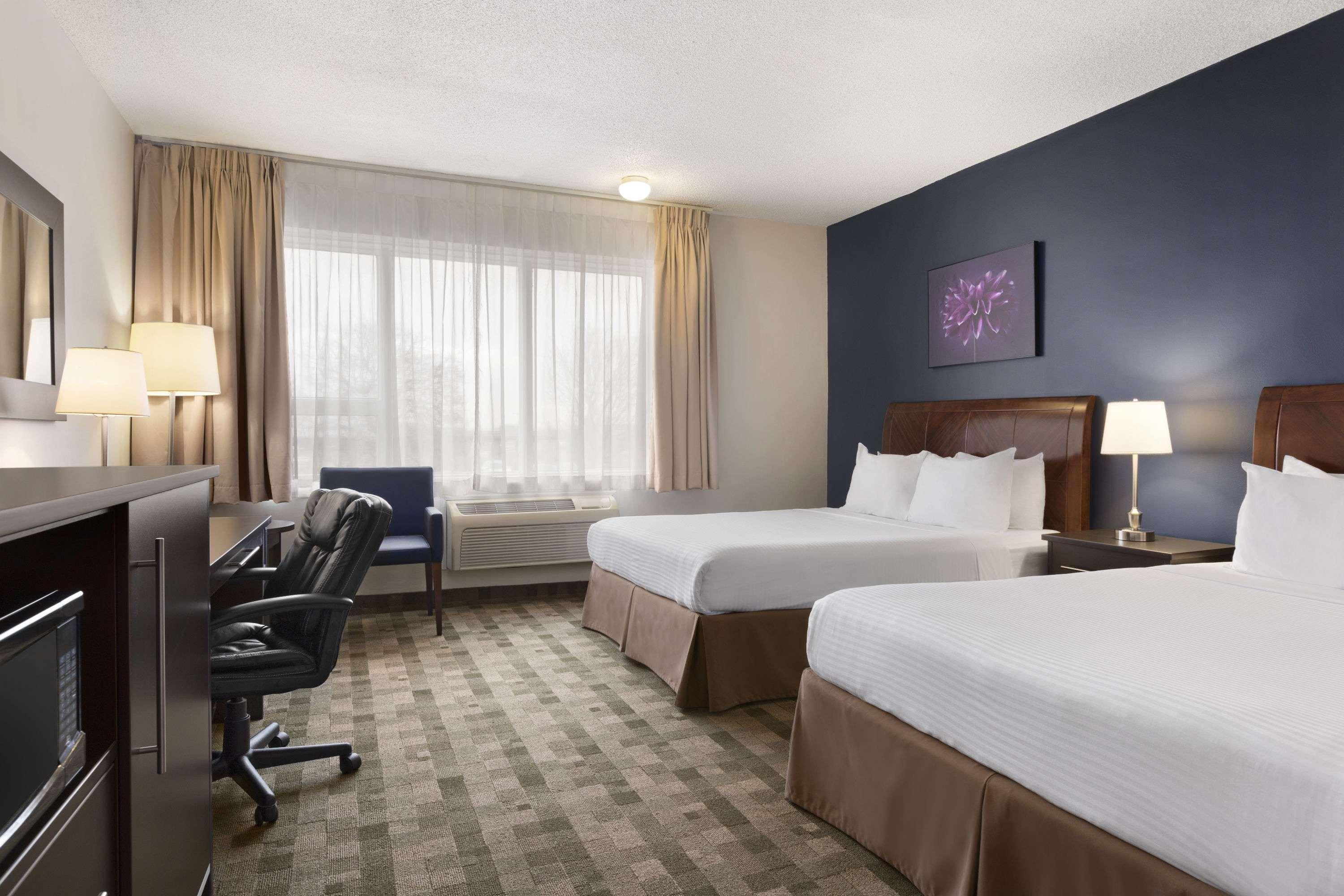 Hotel Days By Wyndham Montreal Airport Conference Centre Dorval