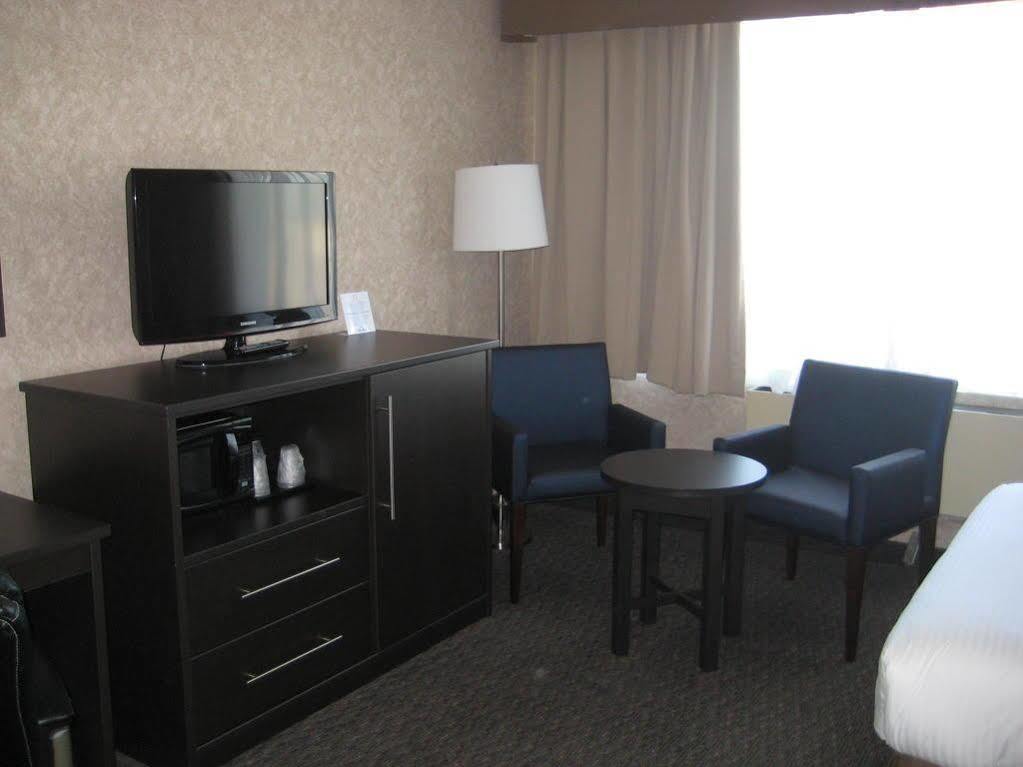 Hotel Days By Wyndham Montreal Airport Conference Centre